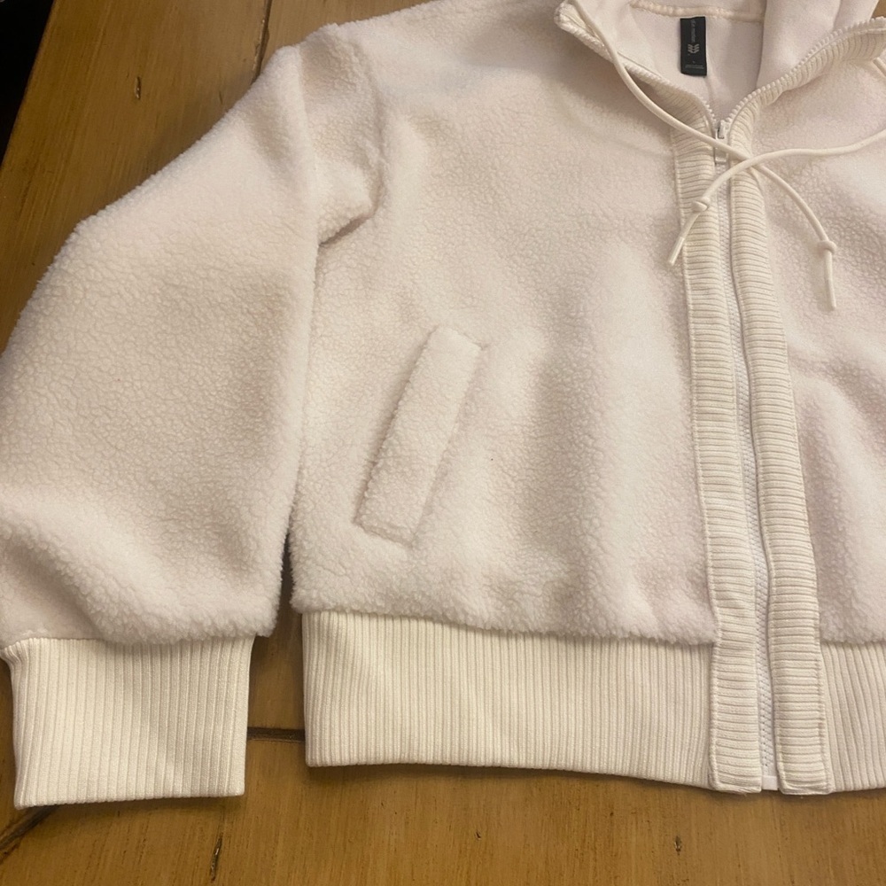 All in Motion Women’s White Fleece New Hooded Jacket size - Picture 2 of 13